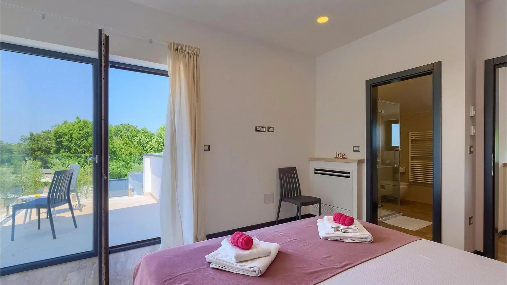 בית נופש פורץ Villa Silvia
